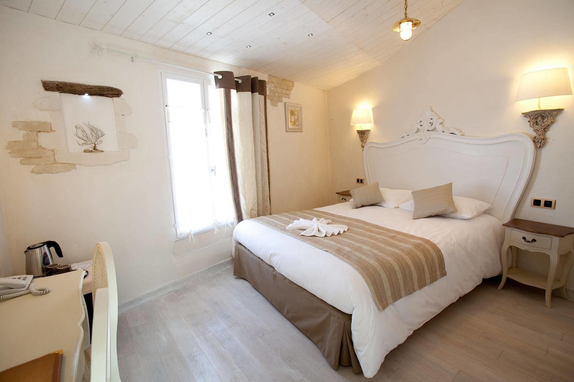 Chambre D'Hotes Hote Des Portes Ile De Re Les Portes-en-Re Exterior photo